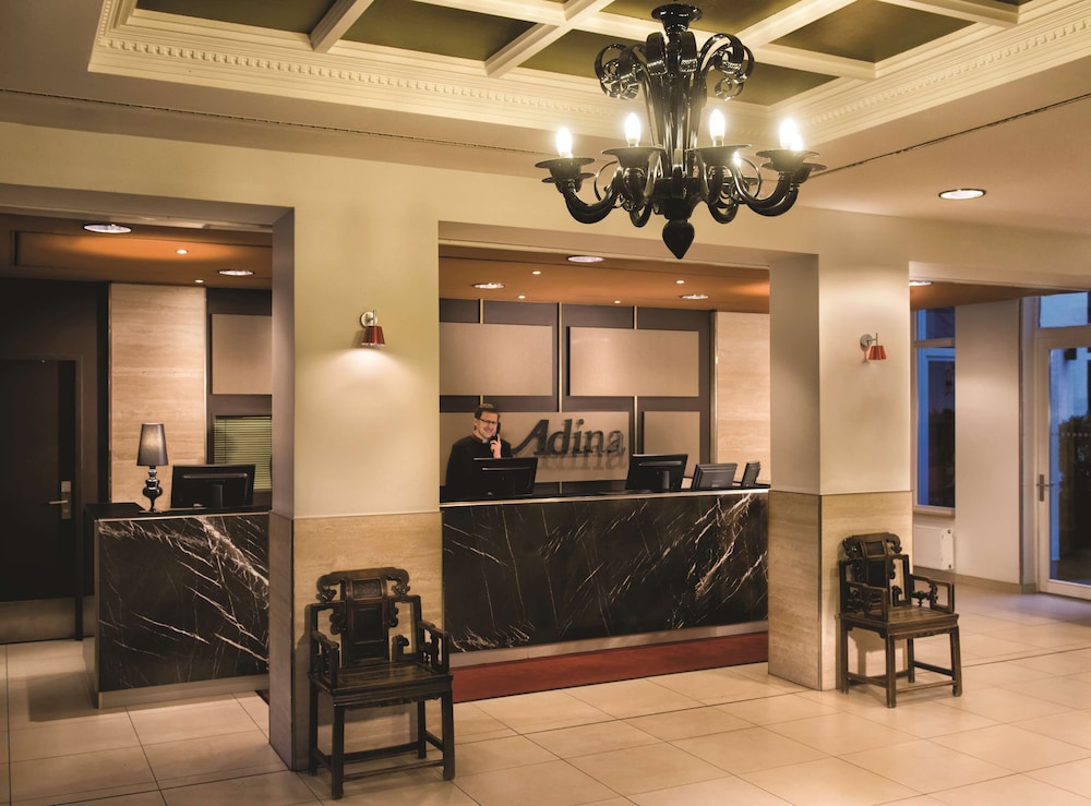 adina apartment hotel berlin checkpoint charlie