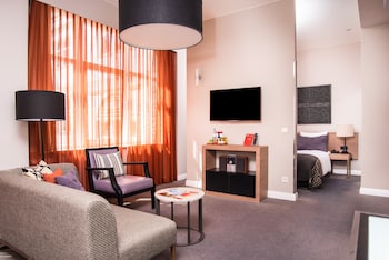 adina apartment hotel berlin checkpoint charlie