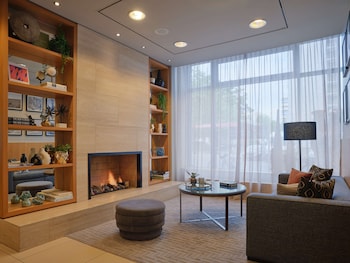 adina apartment hotel berlin checkpoint charlie