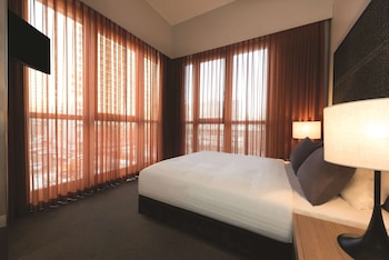 adina apartment hotel berlin checkpoint charlie