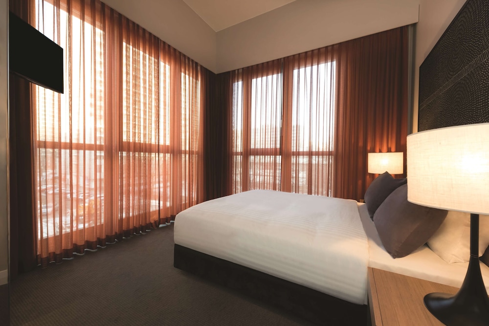 adina apartment hotel berlin checkpoint charlie