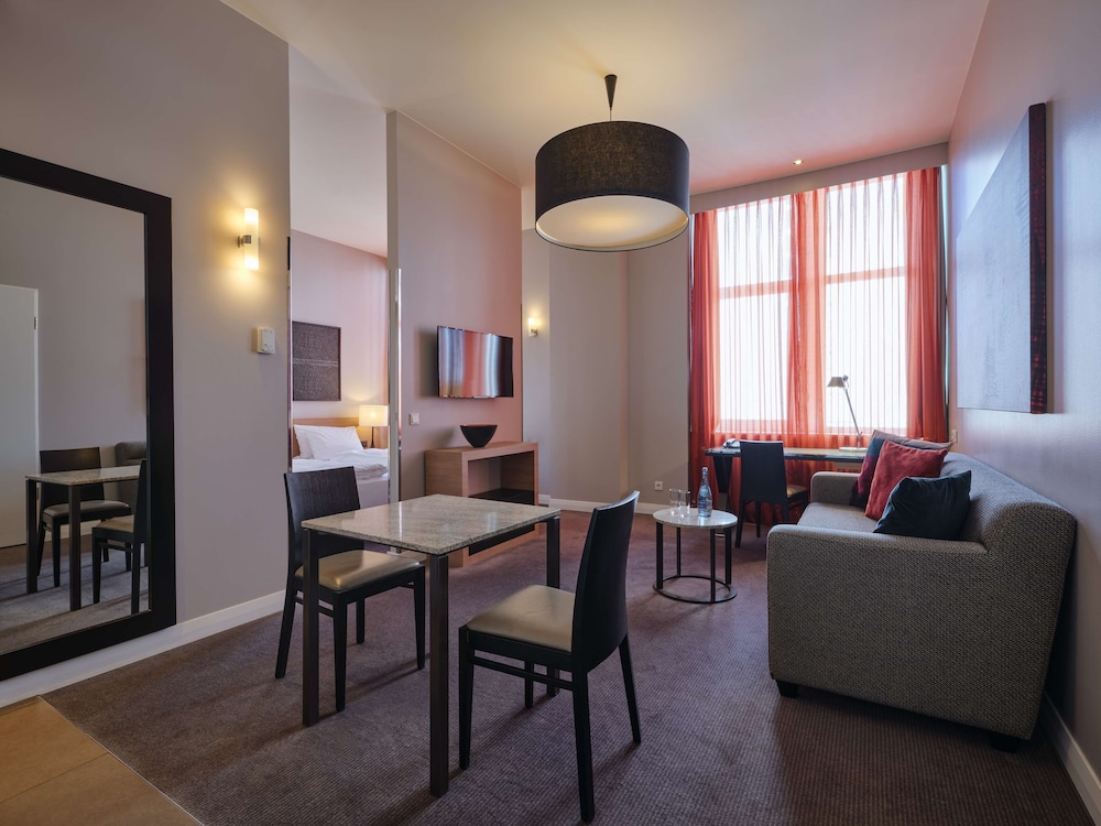 adina apartment hotel berlin checkpoint charlie