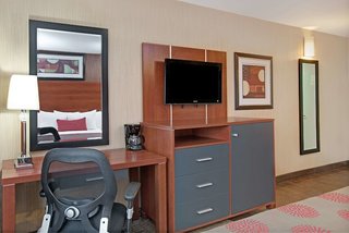Ramada By Wyndham Staten Island,New York>>Castleton Corners,3 star