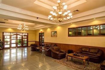 Tolteka Plaza,Santa Ana>>Joya De Ceren,3.5 star