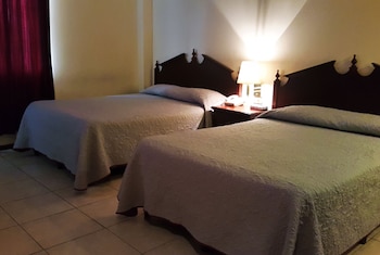 Tolteka Plaza,Santa Ana>>Joya De Ceren,3.5 star