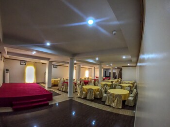 maxbe continental hotel