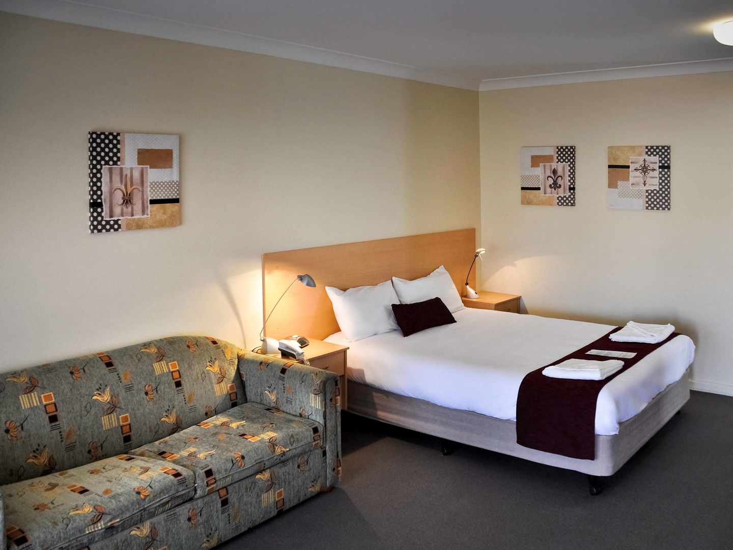 ibis styles orange