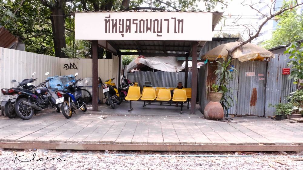kloem hostel adults only