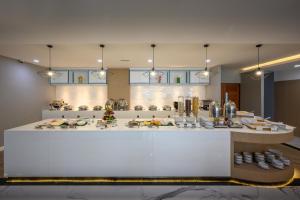 the beachfront hotel phuket