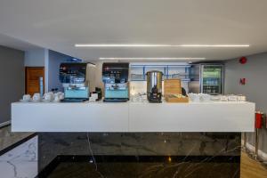 the beachfront hotel phuket