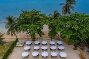 the beachfront hotel phuket