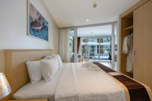 the beachfront hotel phuket