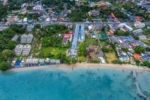 the beachfront hotel phuket