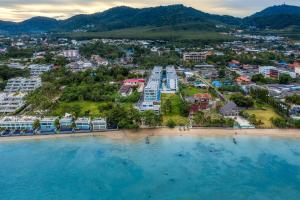 the beachfront hotel phuket