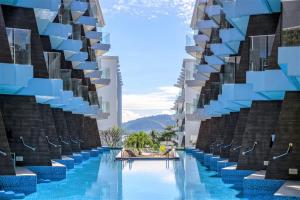 the beachfront hotel phuket
