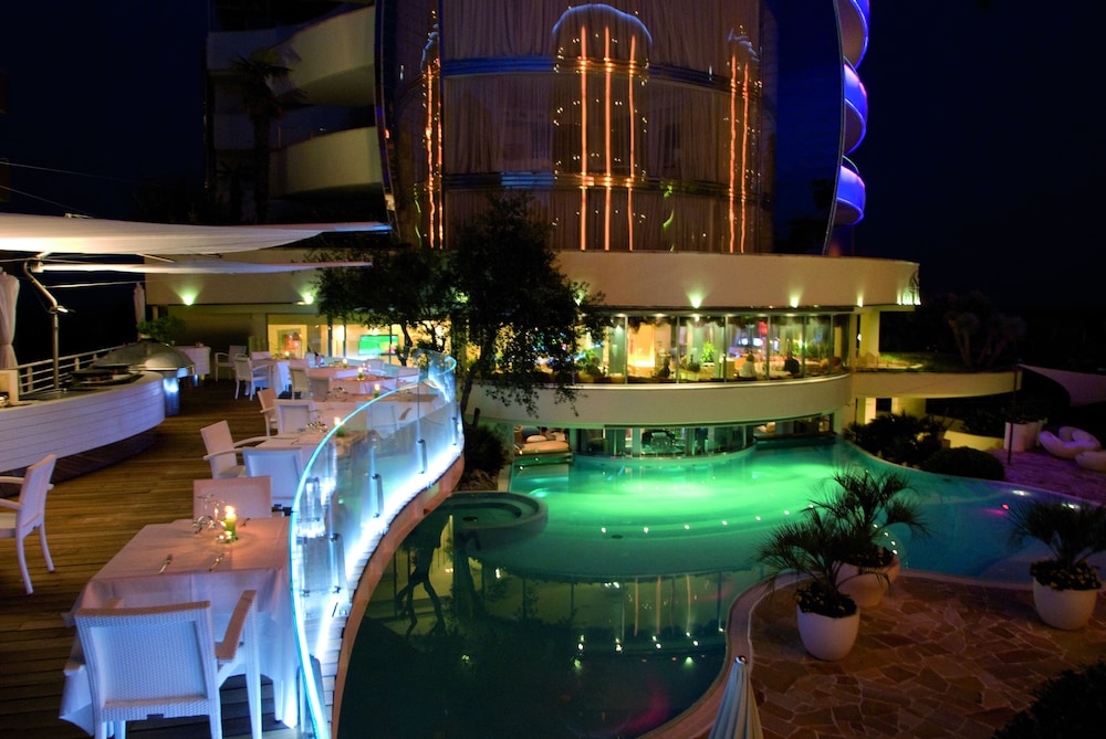 hotel waldorf premier resort