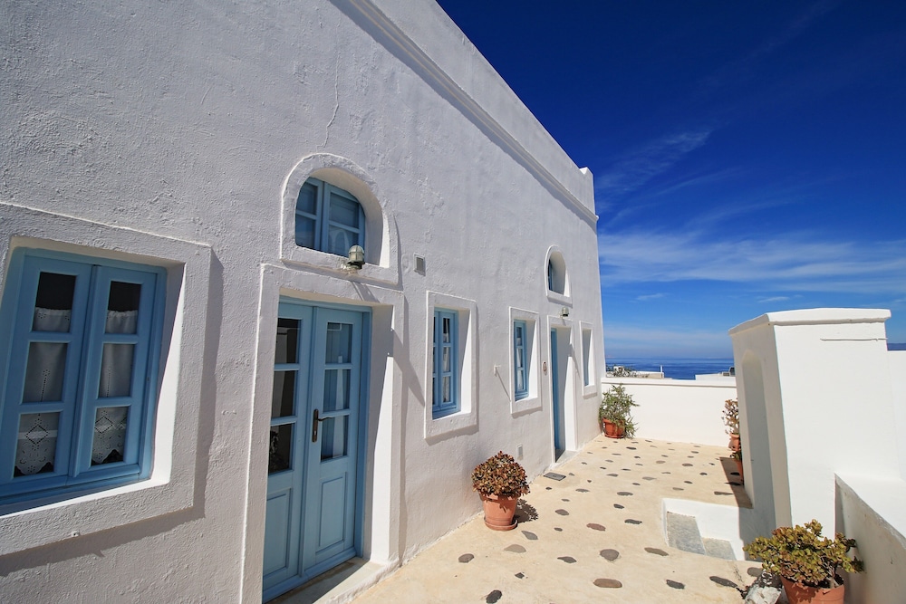 aethrio sunset village oia