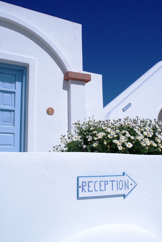 aethrio sunset village oia