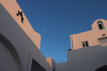 aethrio sunset village oia
