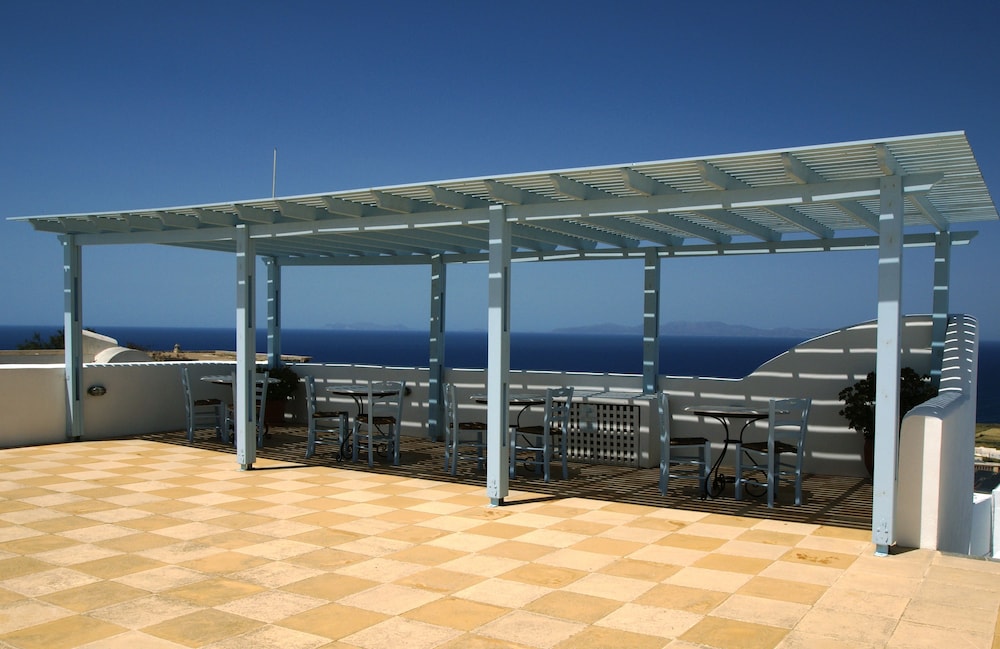 aethrio sunset village oia