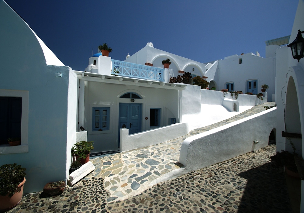 aethrio sunset village oia