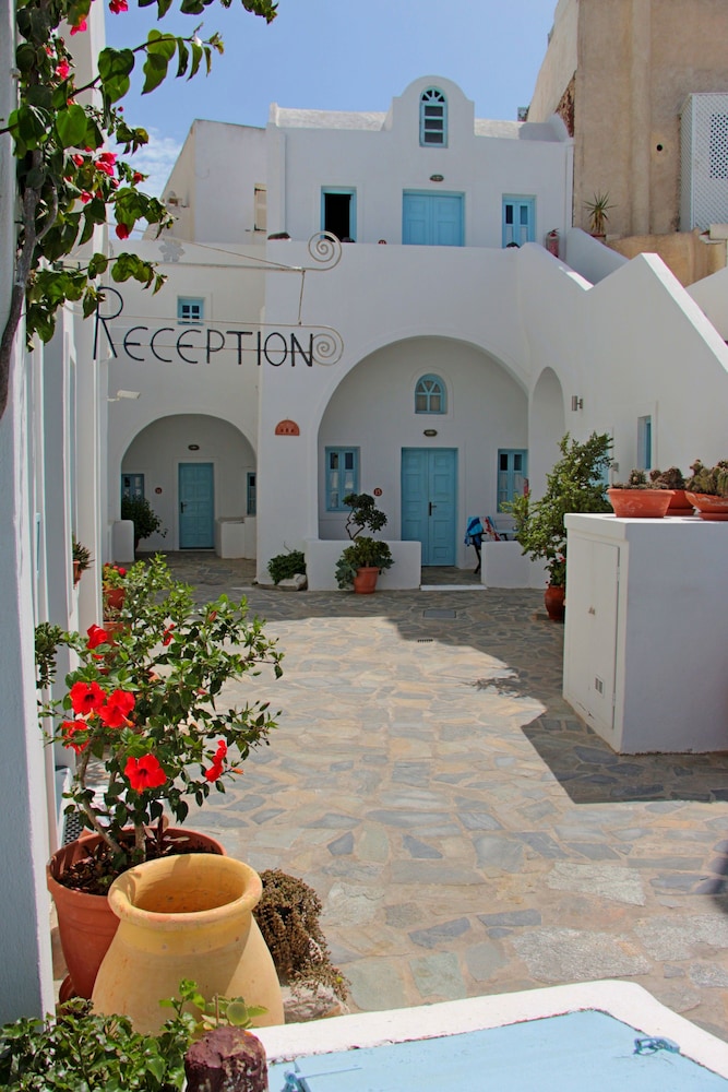 aethrio sunset village oia