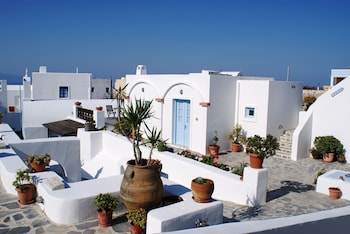 aethrio sunset village oia