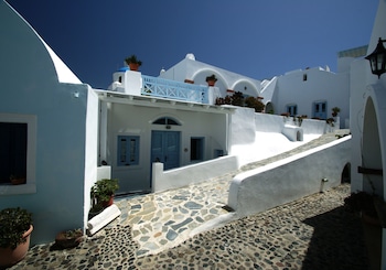 aethrio sunset village oia