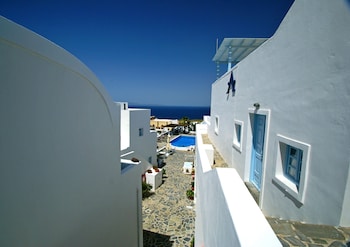 aethrio sunset village oia