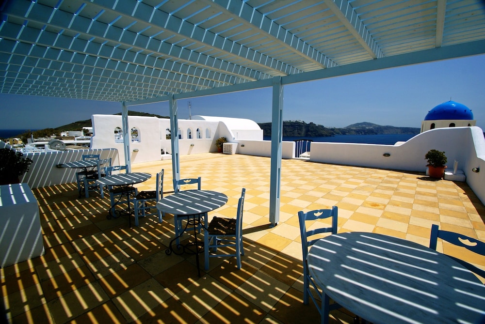 aethrio sunset village oia