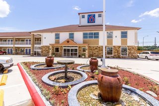 motel 6 houston tx north