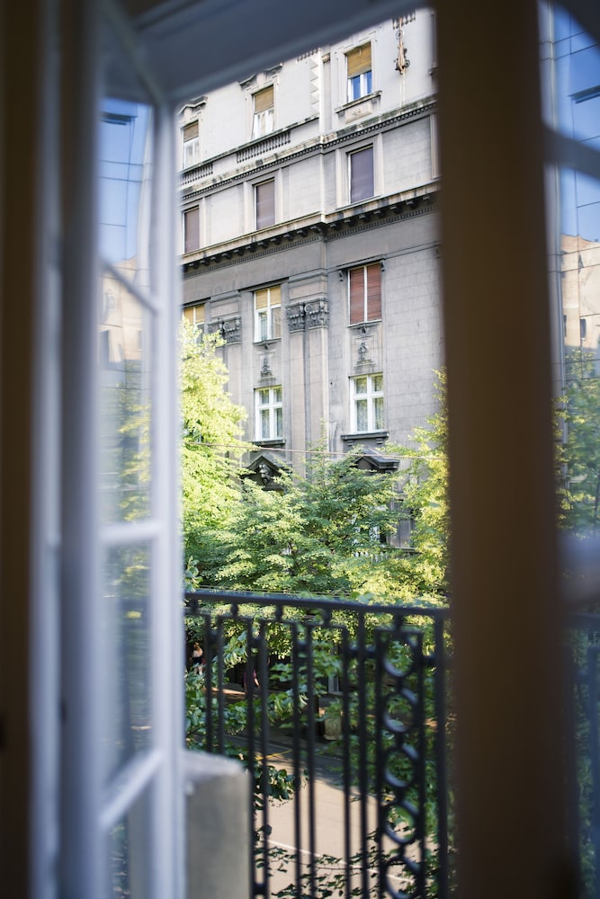 city nest modern and cozy suites