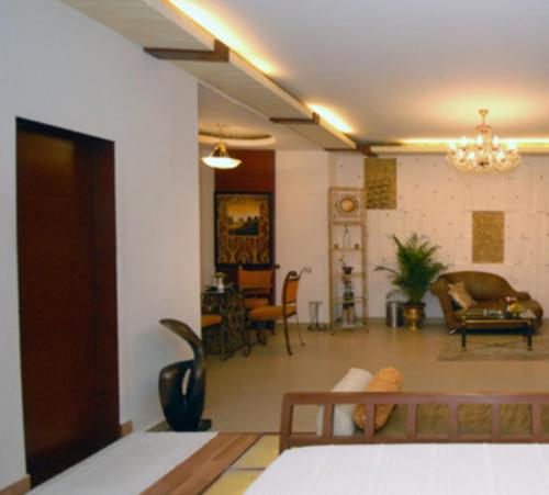 the new marrion hotel