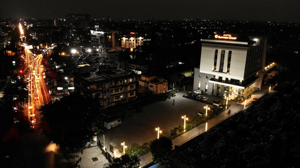 hotel saffron crest