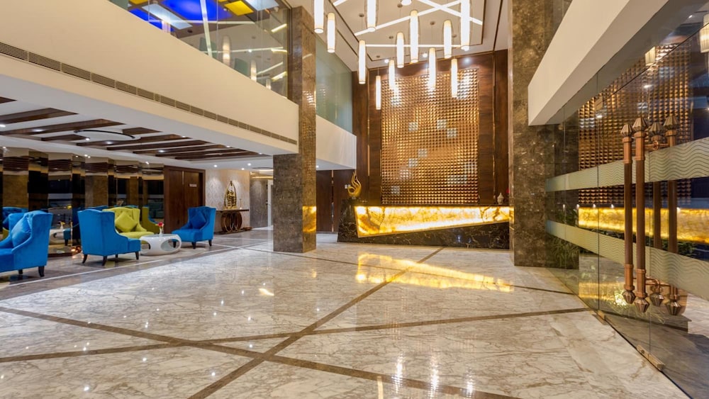 hotel saffron crest