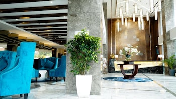 hotel saffron crest