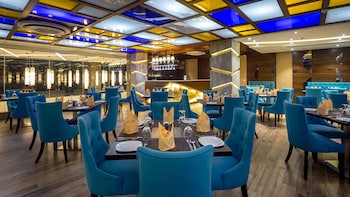 hotel saffron crest