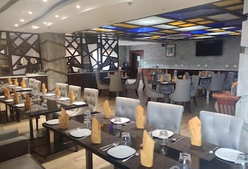 hotel saffron crest