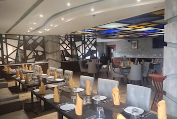 hotel saffron crest