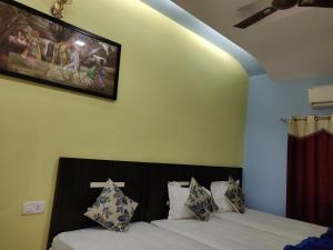 Golden River,Muradev>>Varanasi,3 star