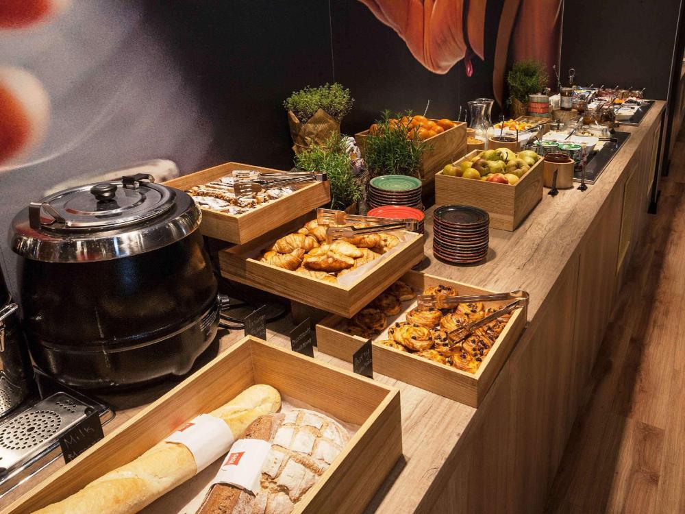 ibis kyiv railway station