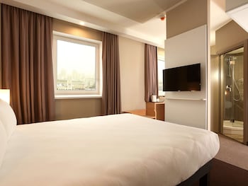 ibis kyiv railway station