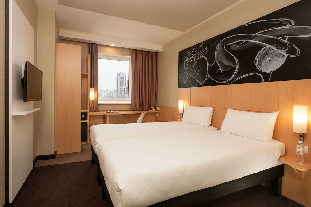 ibis kyiv railway station