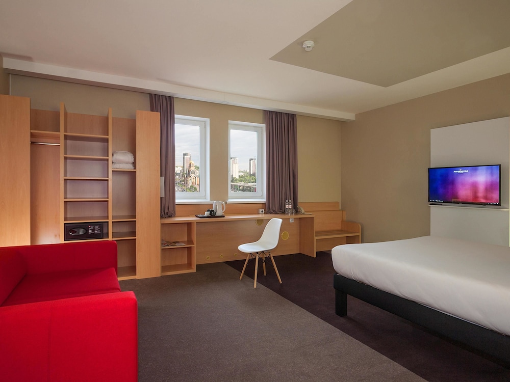 ibis kyiv railway station