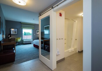 hampton inn and suites allen park