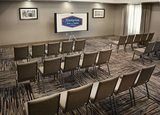 hampton inn and suites philadelphia media