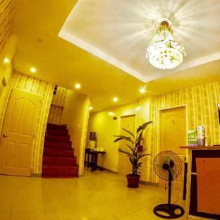 Jim's Castle Inn,In Coron (Coron Town Proper),2 star