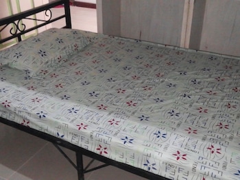 yellow house vacation rental