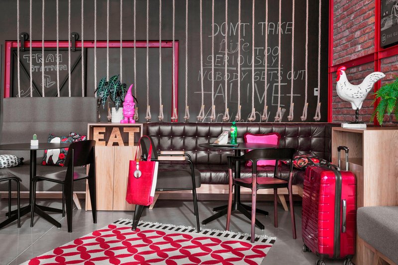 moxy katowice airport
