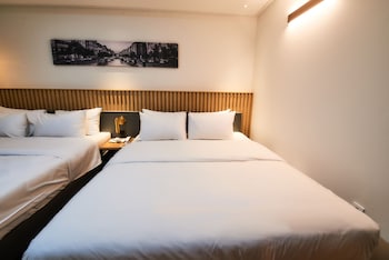 west in hotel
